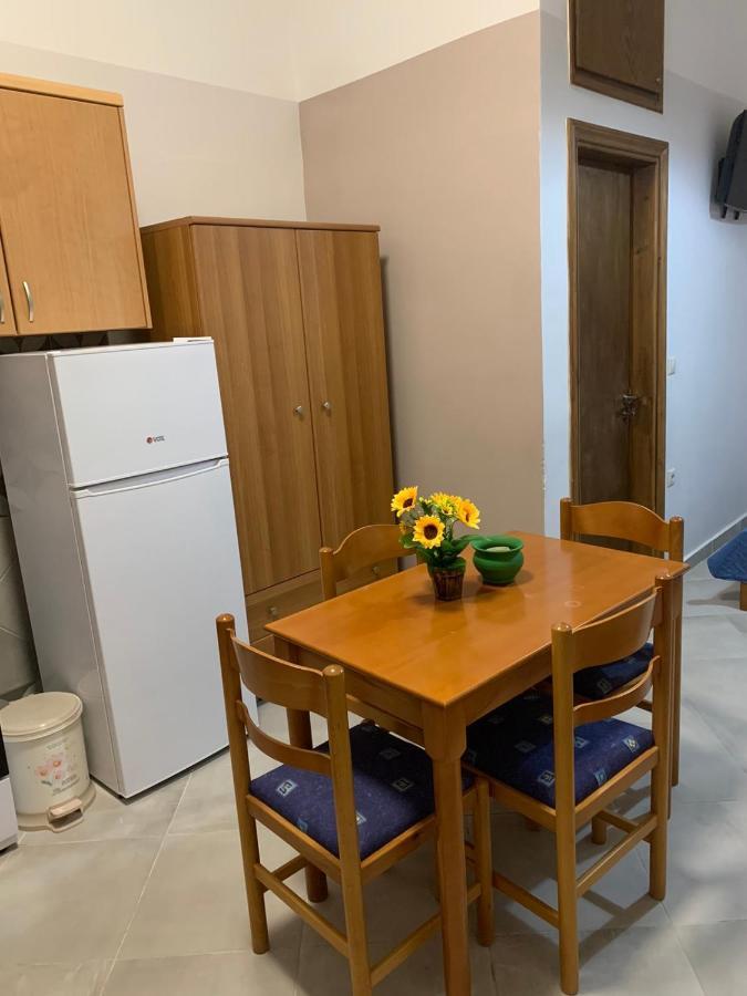 Domenica House Apartment Kondaraíni Екстериор снимка